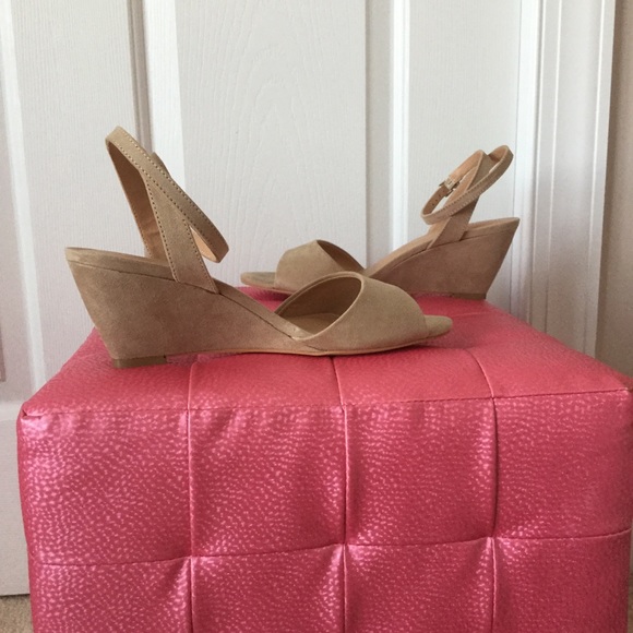 Ankle Strap Nude Suede Wedges New w/ Box - Picture 2 of 8